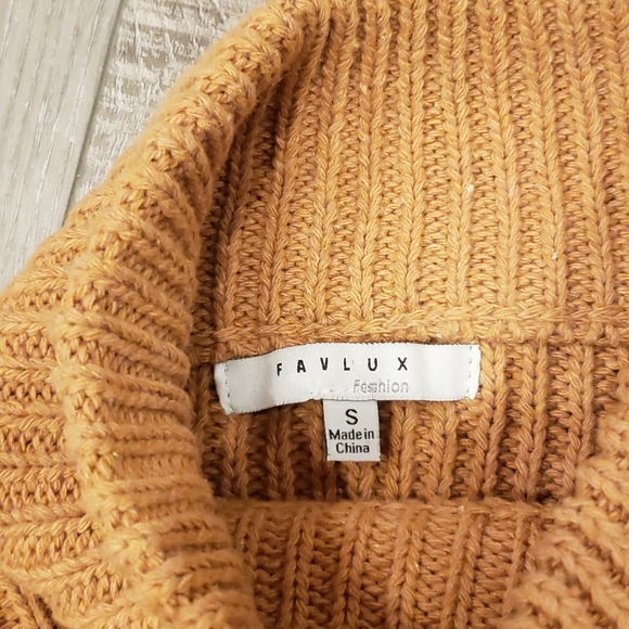 Ladies sweater - Picture 3 of 3